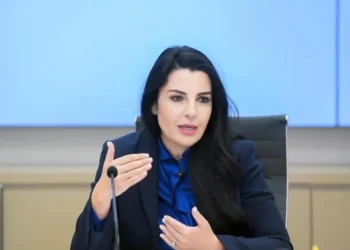 Cfarë i ndodhi Belinda Ballukut? Pas hetimit nga SPAK, zv.kryeministrja shfaqet me syrin e nxirë (Foto)