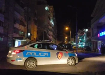 Janë shoqëruar disa persona me rrezikshëri të lartë, detaje nga operacioni i policisë në Durrës
