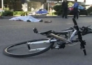 Aksident me vd*kje në vend! Makina merr përpara bicikleten, humb jetën një person