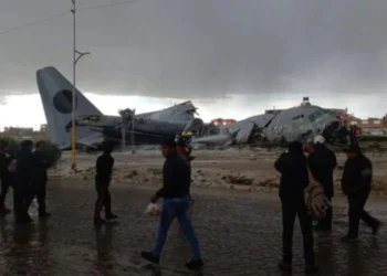 Ngjarje tragjike! Avioni rrëshqet nga pista gjatë uljes, raportohet per 20 viktima dhe 30 të plagosur