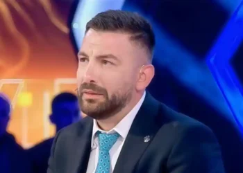 Këngëtari Kelly në sfidë me shëndetin, ish-banori i Big Brother Vip pëson paralizë faciale: Më ka prekur edhe kordat zanore