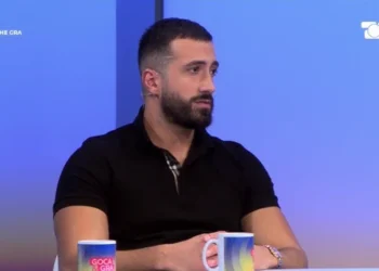 U përfol për lëndë pIasëse në shtëpinë e tij, REAGON PER HERE TE PARE Jozefin Marku!