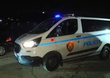 Aksident masiv në vend: 10 automjete bëhen copash, 3 përfundojnë mbi njëra-tjetrën! Thuhet se…