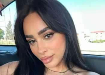 Si nata me ditën! Egli Tako CUDIT me pamjen e saj në rini, më besoni nuk do e njihni!