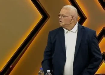 “Më gënjyen, më mashtruan!” Tronditet studioja, babai shan rëndë vajzën