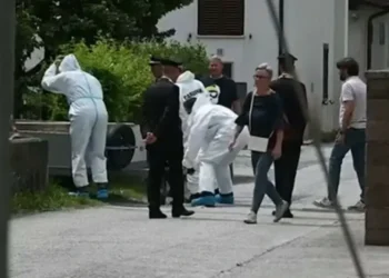 Tronditëse!  Një 35-vjeçar gjendet pa shenja jete i c*pëtuar, arrestohen partnerja dhe nëna e tij!