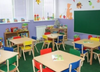 E tmerrshme! Humb jetën fëmija 1 vjecar në cerdhe, dyshohet se…