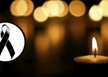 E trishtë/ Mbyll sytë përgjithmonë aktorja e njohur (Emri)