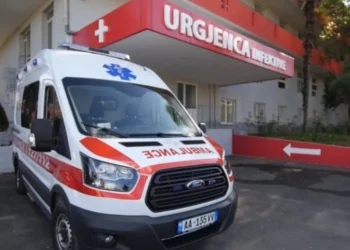 Ngjarje tragjike në vend! Gruaja bie nga kati i tretë i pallatit, VD*S në sallën e operacionit