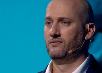 Lëvizje e papritur! Florjan Binaj shpall kandidaturën për Kryetar Bashkie të Tiranës