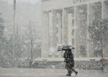 I ftohti në fundvit/ Meteorologia bën paralajmërimin e fortë: Ja ç’do ndodhë me motin