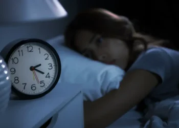 Nuk ju zë gjumi? Provoni këto metoda të thjeshta dhe efektive për të fjetur më shpejt