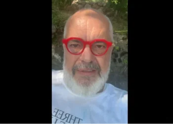 “Ky nuk është sulm”/ Rama për lirimin e hapësirave publike: Po përgatisim rregulloren kombëtare, mos më ngatërroni…