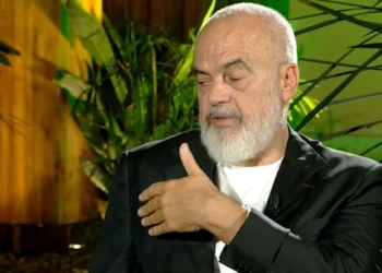 A eshte shitur ishulli i Sazanit? Kryeministri Edi Rama tregon se cfare ka ndodhur