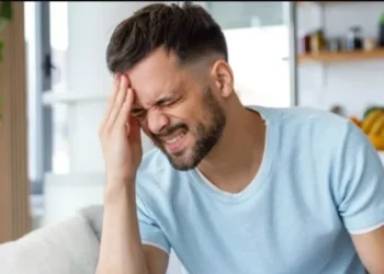 Ushqimet që lehtësojnë dhimbjet e kokës