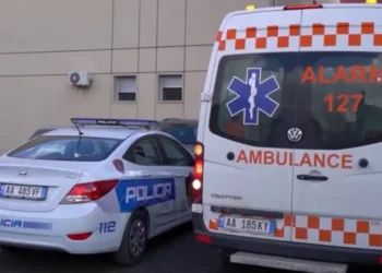 Autostrada Tiranë-Durrës/ Aksident zinxhir, përplasen 6 automjete