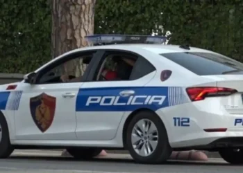 Terror në rrugë/ Qëlloi me armë zjarri pas një parakalimi në aksin Durrës-Tiranë, arrestohet 46-vjeçari (EMRI)