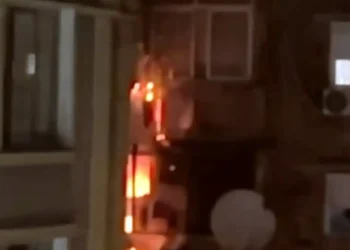 PANIK NË TIRANË/ Shpërthen bombola e gazit në një banesë, policia në vendngjarje