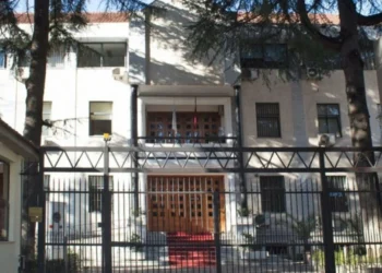 Cfarë po ndodh kështu? Pas vr*sjes së Astrit Kalas, sot roja e Gjykatës së Apelit…