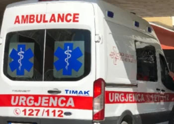 Ra në kontakt me rrymën elektrike teksa vendoste panele diellore, humb jetën 27-vjeçari…