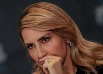 “Qoftë i lehtë udhëtimi yt drejt…”/ Majlinda Bregu humbet njeriun e zemrës