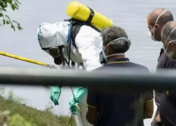 Tronditëse në vendin fqinj, nxirren nga një liqen tr*pat e p*jetë të një gruaje dhe fëmijës një-vjeçar