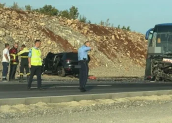 Aksident i frikshëm! Humb jetën një person, Iëndohen 5 të tjerë.