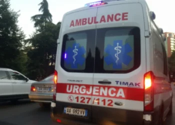 Ngjarje e rëndë! Burri vetvr*tet, gruaja e gjenë të v*rur brenda në banesë