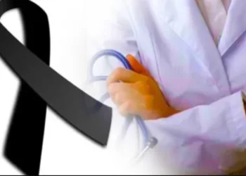 E dhimbshme! Në lule të rinisë, plot ëndrra dhe shpresa, mbyll sytë infermierja e palodhur!