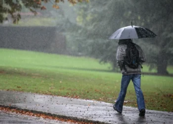 Mirësevini në vjeshtë! Moti për sot: Ulen temperaturat dhe reshje shiu, ja cfarë pritet të ndodh pasdite