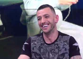 ‘Më puth’, Stresi rrëfen momentin me Jozin që bëri xhiron e rrjeteve sociale: E kaluam me…