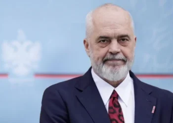 “Tërmet” në qeveri, jep doreheqjen krejt papritur njeriu i besueshem i Ramës