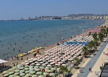Ngjarje e rende/ Mb*tet i mituri në plazhin e Durrësit