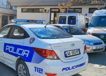 Tronditëse/ Gjendet trupi i pajetë i një 50-vjeçari brenda banesës, dyshohet se…