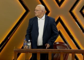 “Më gënjyen, më mashtruan!” Tronditet studioja, babai shan rëndë vajzën