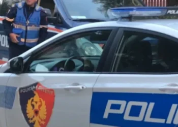 Ngjarje e rende ne vend/  Gjendet i v*ekur një burrë  në sediljen e parme të makinës në korsine e emergjencës…
