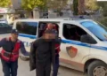 Zbardhet dinamika e krimit TRONDITËS në Durrës: 25-vjeçari goditi të atin me dru në kokë, më pas i nguli thikën në…
