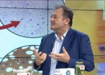 Ndezja e këmbëve, çfarë po na tregon trupi? Nga shkaqet tek trajtimet më të mira natyrale nga Ylli Merja