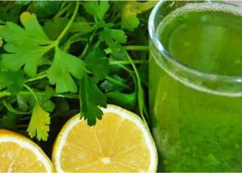 Kura për shëndetin e mendjes me majdanoz, limon dhe mjaltë