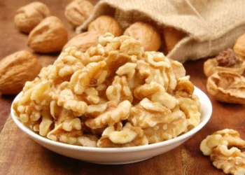 Sipas studimit, konsumimi i 42 gramë arra në ditë për 3 javë do tju mundesoj reduktimin e nivelit te…