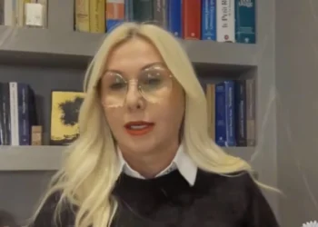 Binjakët fitojnë para, Bricjapi ‘rreshton’ sukseset/ Surprizat e yjeve për javën sipas Chrysanthi Kalogerit