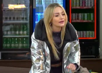 Kush ti blen rrobat?”/ Pas akuzave të FORTA të Rogertit, REAGON familja e Selin