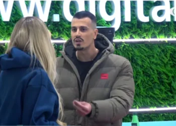 “S’më intereson trëndafili…”/ Brikena përballet ASHPËR me Mateon pasi e dërgoi në televotim: Mos shpif, nuk të vjen turp që po gënjen?