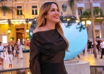 E konfirmuar? Arbana Osmani rikthehet në ekran, do të prezantojë reality show-n e famshëm