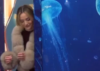 “Të dua”/ Çfarë po ndodh mes Selin dhe Mirit? (VIDEO)