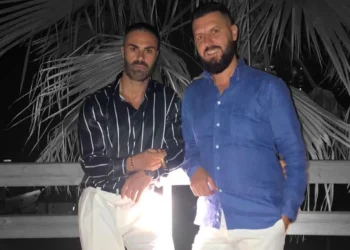 Miri qau në dhomën e rrëfimit pas ndarjes nga Selin/ Miku i tij bën reagimin e papritur publikisht