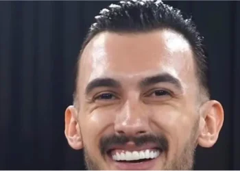 Lum komentesh për dhëmbët e tij të kuruar, ja si dukej Kristi Lamaj përpara këtij ndryshimi drastik