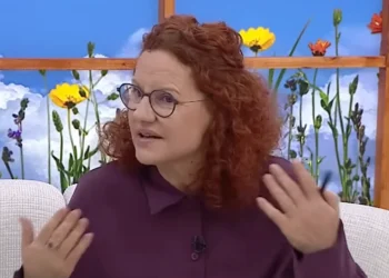 Meri Gjini bën parashikimin e Horoskopit për muajin shkurt: Kush do të “mbushë” portofolin, shenjat që janë në rrezik