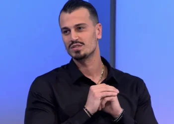 Kjo është vajza që dikur qante publikisht për Mateon