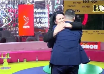 “Të ka mallkuar Zoti”- Reagon familja e Stenaldos pas ofendimit të Rogertit